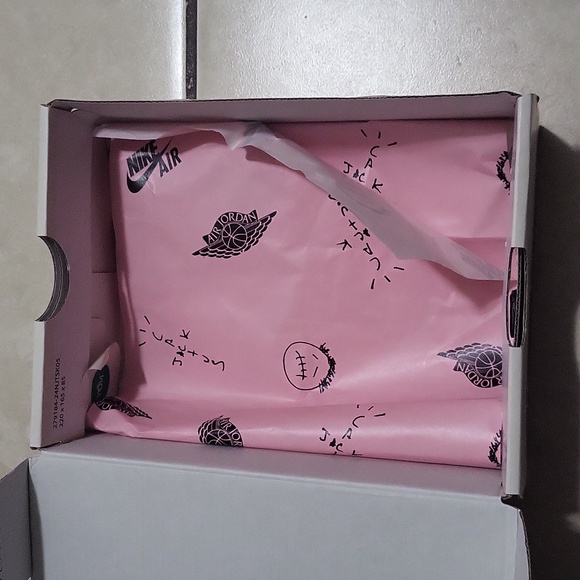 Empty shoe box - Picture 3 of 7